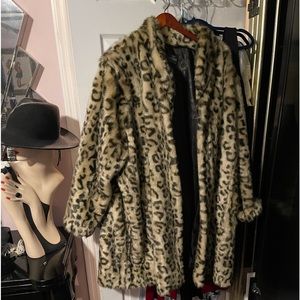 Faux fur leopard stroller( 3/4 length jacket).